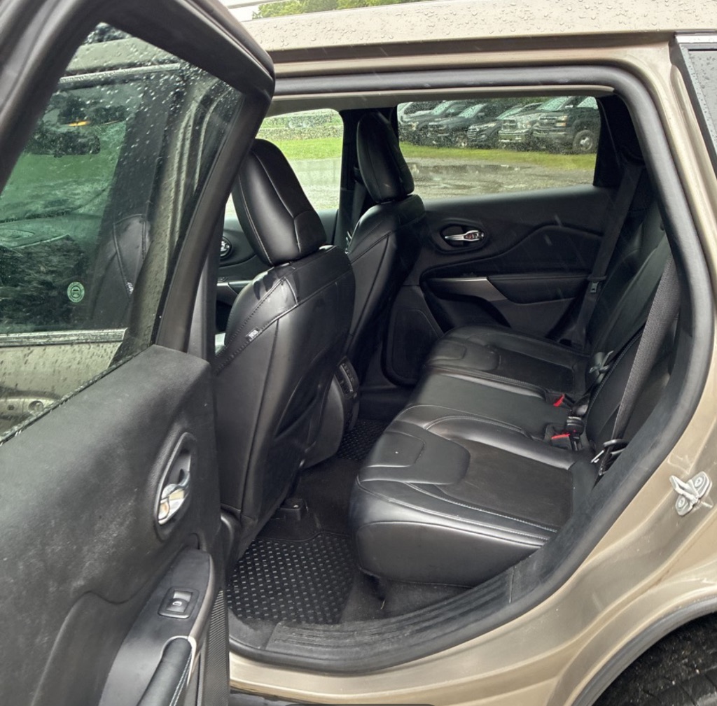 2020 Jeep Cherokee Latitude Plus - Photo 7